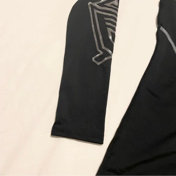 Under Armour Women's Black Long Sleeve Heatgear Top Size Small - Picture 13 of 16